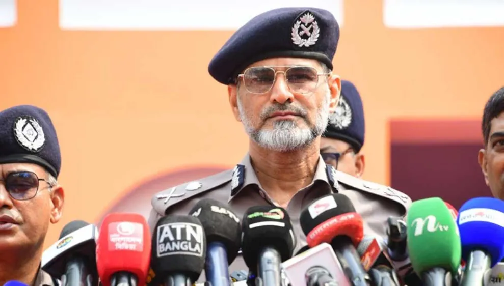 লক্কড়-ঝক্কড় বাসের চলাচল ঠেকাতে অভিযান অব্যাহত থাকবে: ডিএমপি কমিশনার